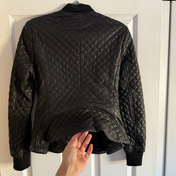 BCBG Maxazria Black Quilted Faux Leather Bomber JKT Coat Ruffle Peplum XS NWOT - Picture 13 of 14